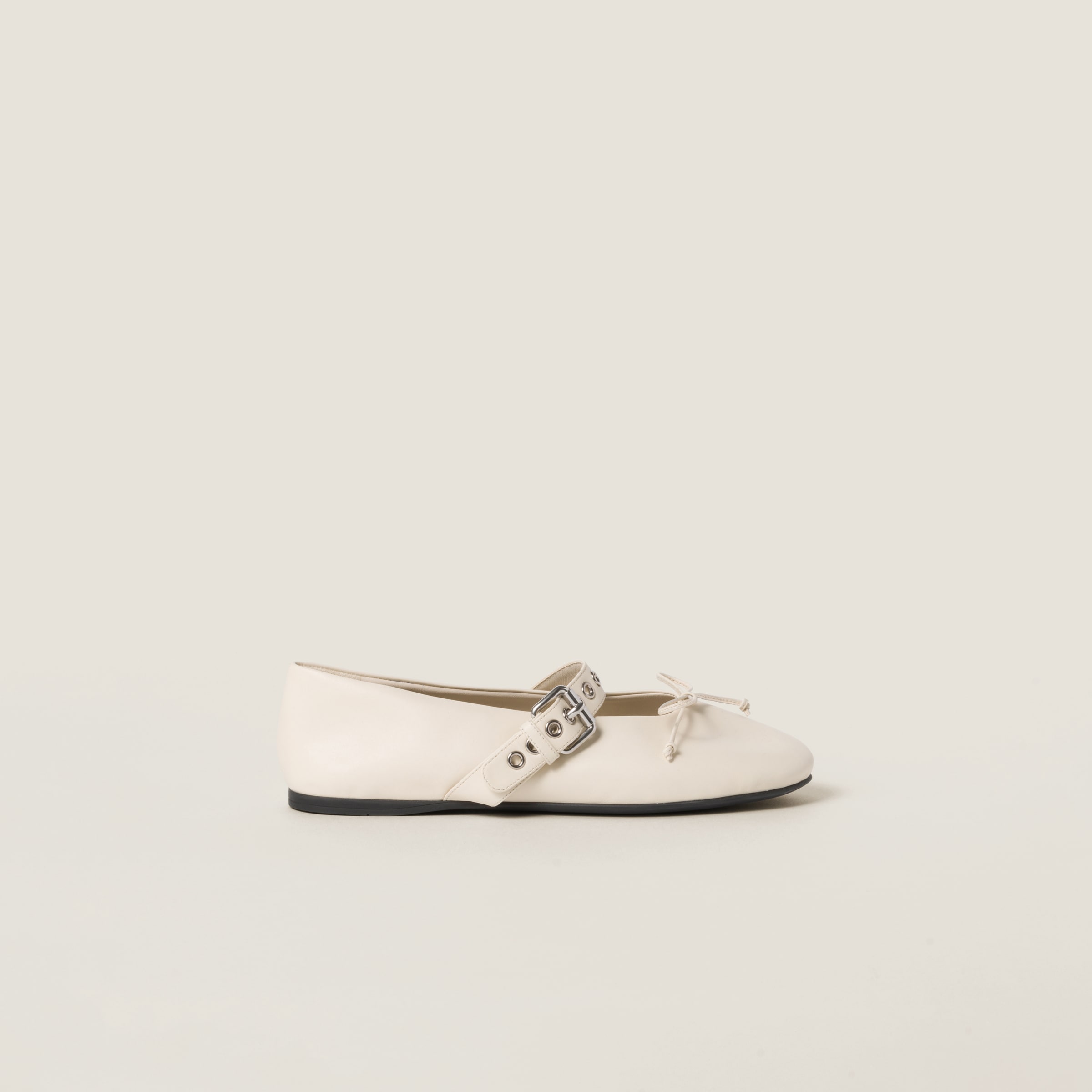 LEATHER BALLERINAS, IVORY