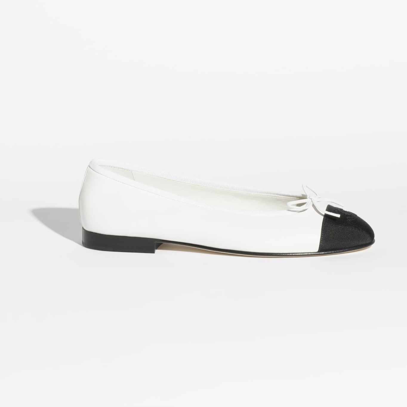 BALLET FLATS, BLACK AND WHITE